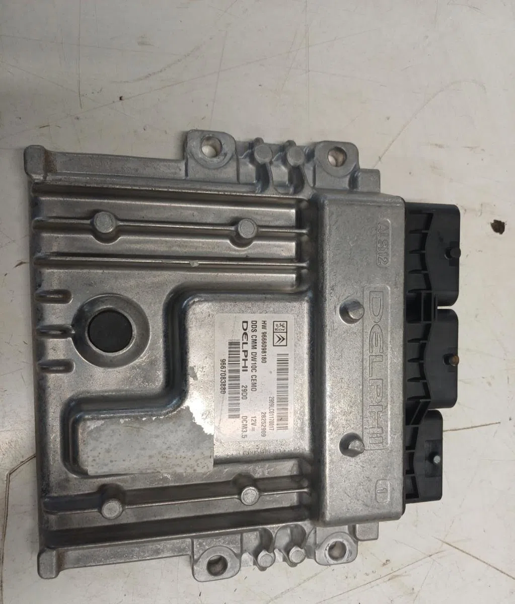 Calculateur moteur PEUGEOT 5008 1 PHASE 1 occasion — photo 2