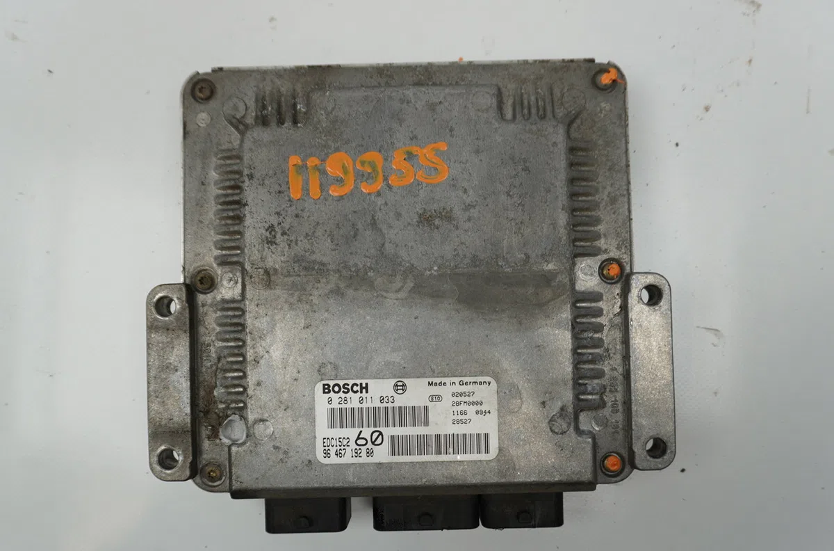 Calculateur moteur Peugeot 807 (EB_) 2.2 hdi (2002) occasion — photo 3