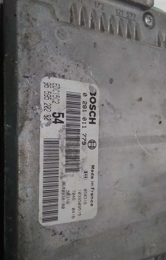 Calculateur moteur Peugeot 807 (EB_) 2.2 hdi (2002) occasion — photo 2