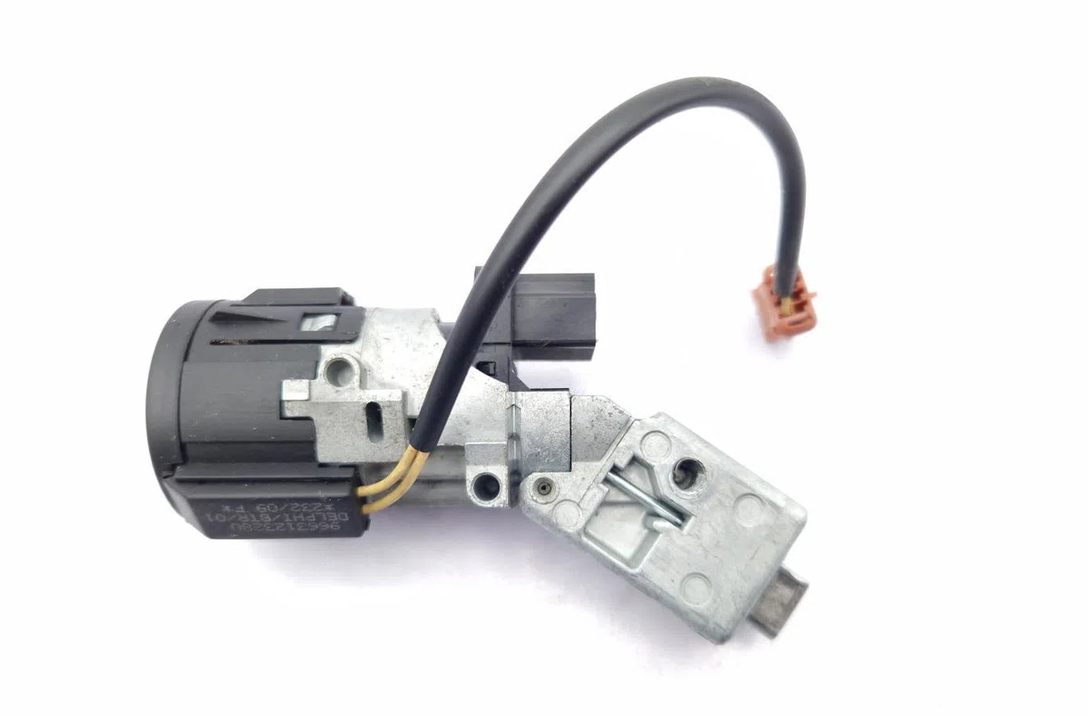 Calculateur moteur PEUGEOT PARTNER 2 PHASE 1 occasion — photo 4