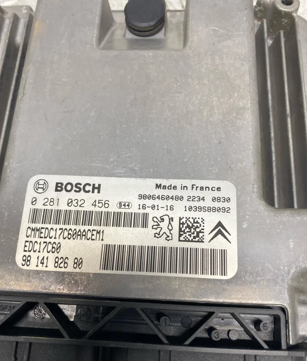 Calculateur moteur PEUGEOT PARTNER 2 PHASE 3 occasion — photo 3