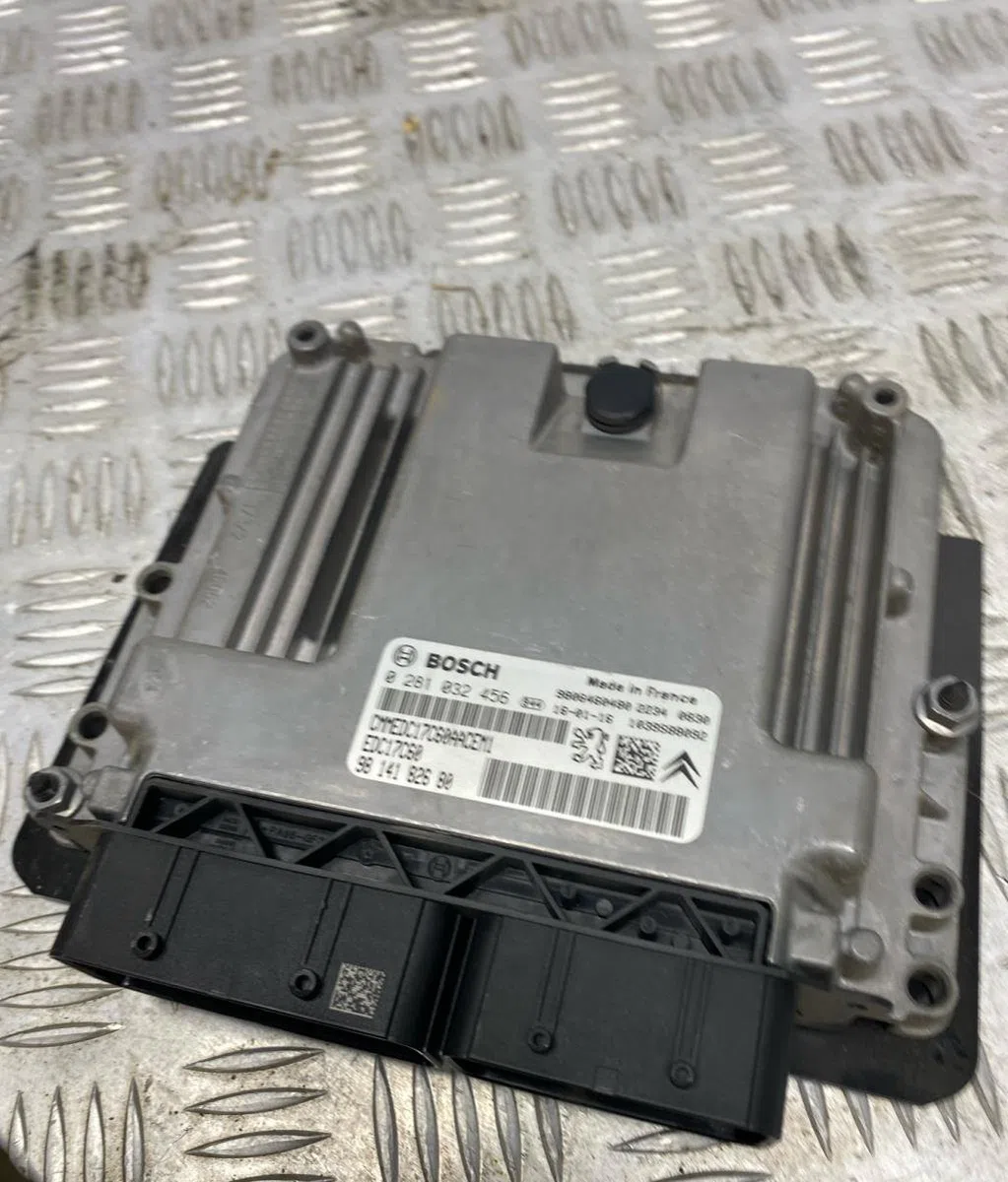 Calculateur moteur PEUGEOT PARTNER 2 PHASE 3 occasion — photo 4