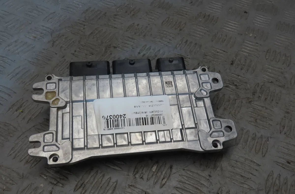Calculateur moteur RENAULT ARKANA 2023 occasion — photo 2