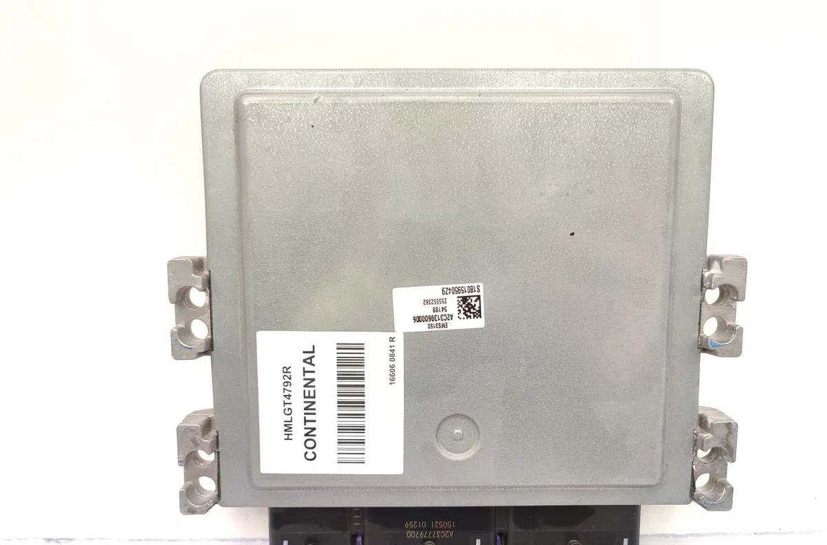 Calculateur moteur RENAULT CAPTUR 1 PHASE 1 occasion — photo 4