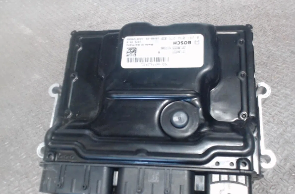 Calculateur moteur Renault CAPTUR II (HF_) Blue dci 95 (hfaf) (2020) occasion — photo 2