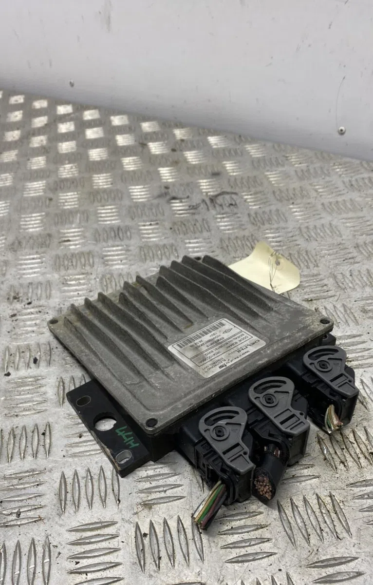 Calculateur moteur RENAULT CLIO 2 PHASE 2 occasion