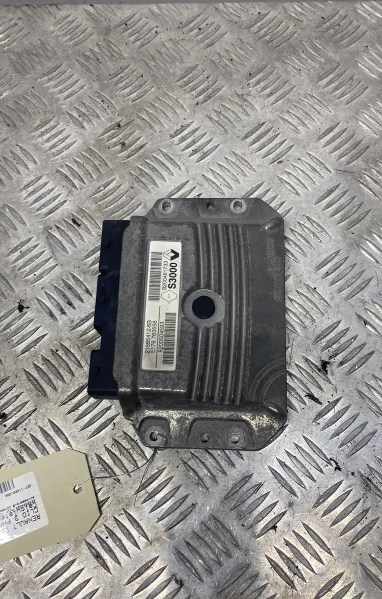 Calculateur moteur RENAULT CLIO 3 PHASE 1 occasion — photo 2