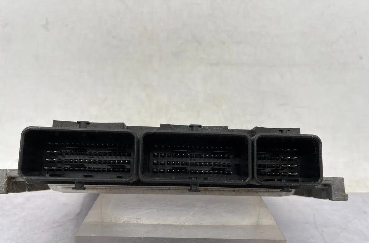 Calculateur moteur RENAULT CLIO 4 PHASE 1 BREAK occasion