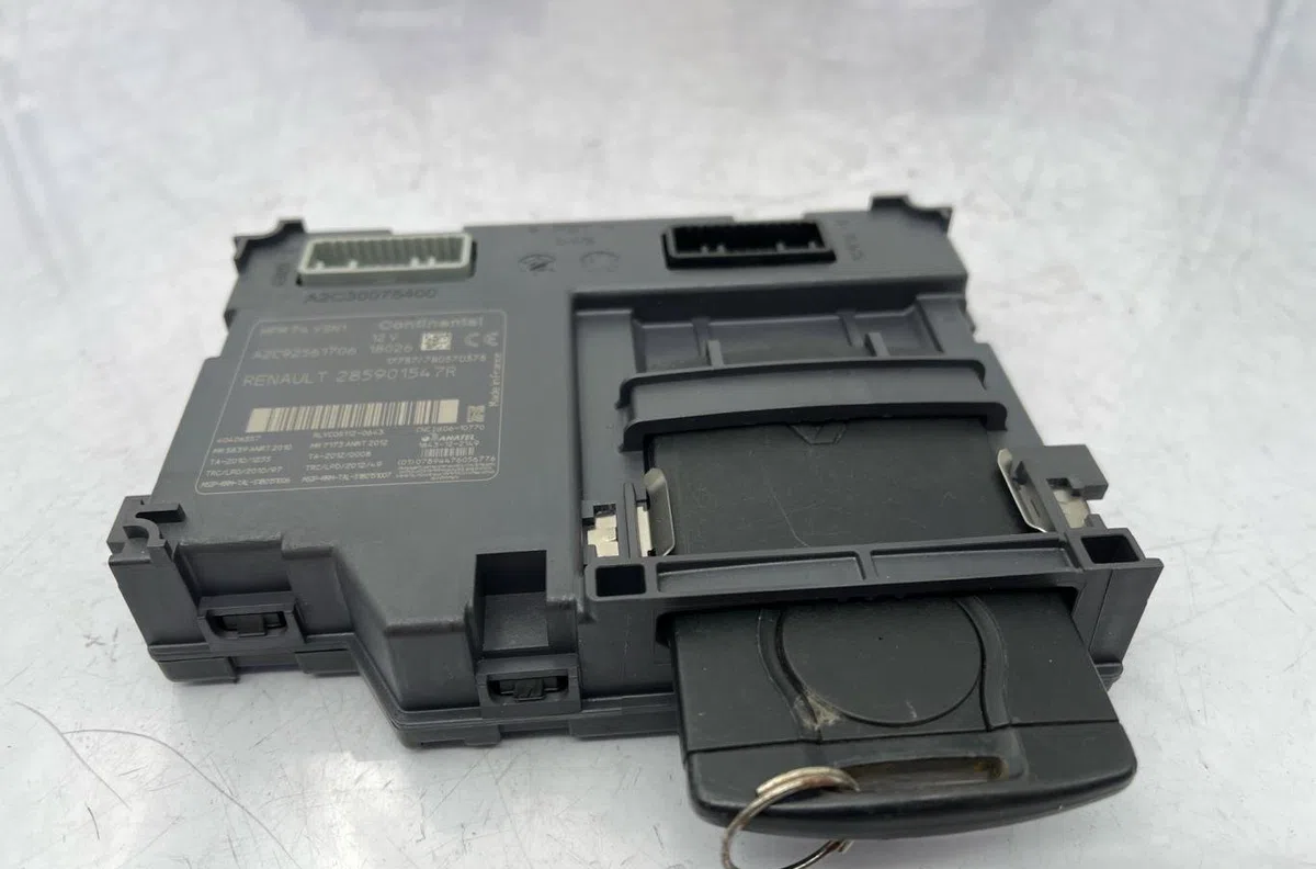 Calculateur moteur RENAULT CLIO 4 PHASE 2 occasion