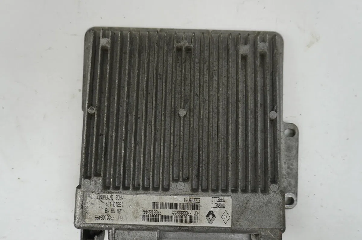 Calculateur moteur Renault CLIO I (B-C57_, 5-357_) 1.2 (5-357y, 5-357k) (1996-1998) occasion — photo 2