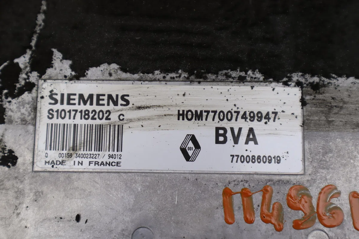 Calculateur moteur Renault CLIO I (B-C57_, 5-357_) 1.4 (b-c57t, b-c57y) (1991-1998) occasion — photo 2