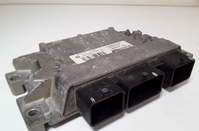Calculateur moteur Renault CLIO II (BB_, CB_) 1.2 16v (bb05, bb0w, bb11, bb27, bb2t, bb2u, bb2v, cb05,... (2001-2016) 3 portes occasion