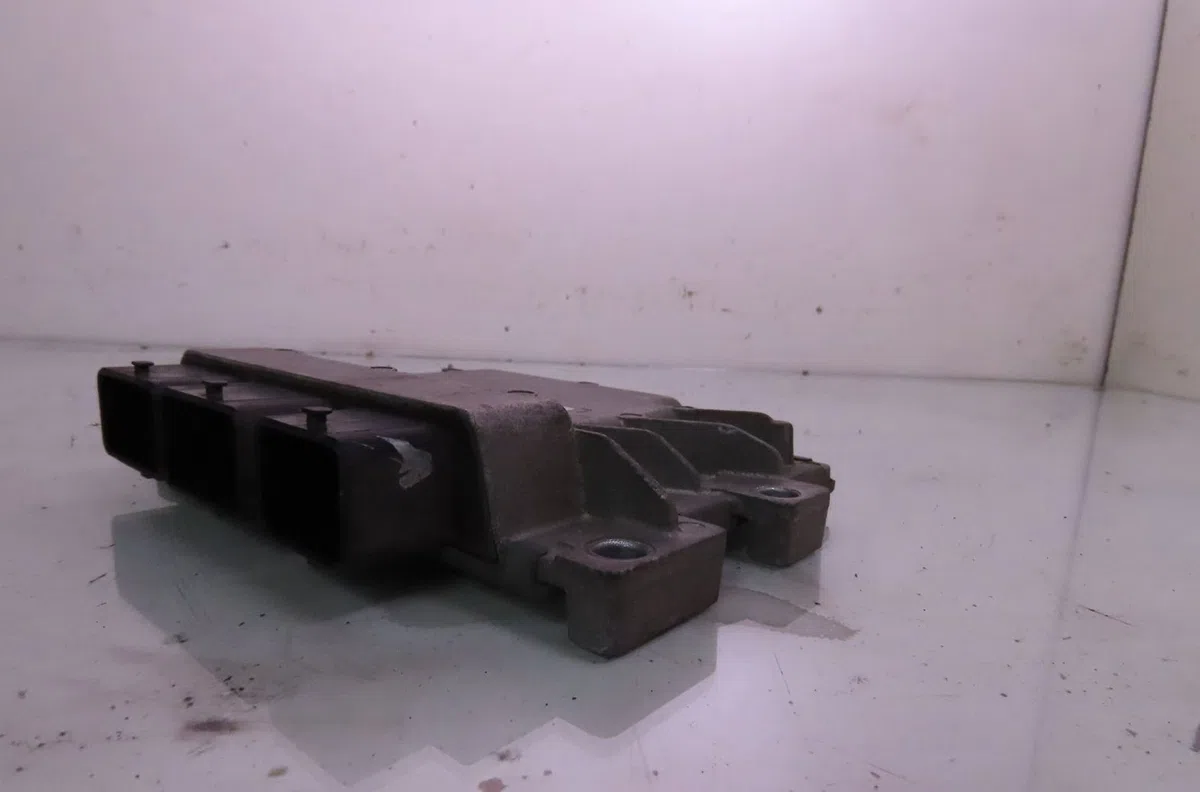 Calculateur moteur Renault CLIO III (BR0-1, CR0-1) 1.2 16v (br02, br0j, br11, cr02, cr0j, cr11) (2005-2014) 5 portes occasion — photo 2