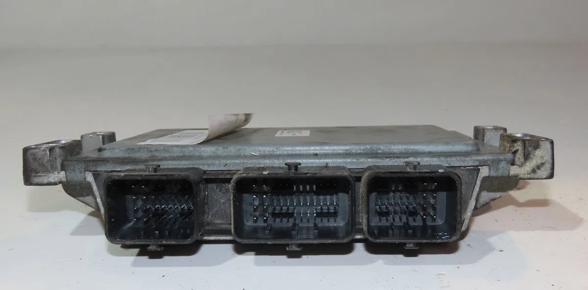 Calculateur moteur Renault CLIO III (BR0-1, CR0-1) 1.2 16v (br0r, br1d, br1l, cr0r) (2005-2014) occasion