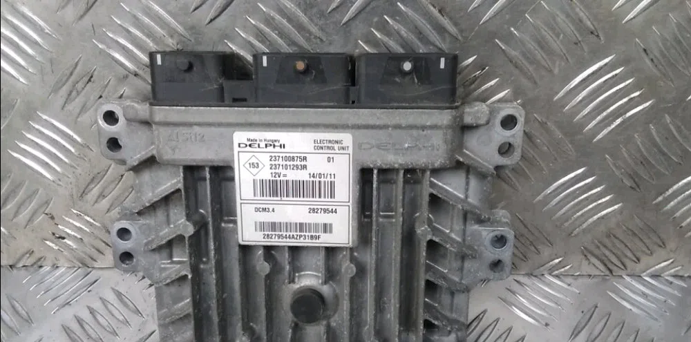 Calculateur moteur Renault CLIO III (BR0-1, CR0-1) 1.5 dci (2010-2014) 3 portes occasion