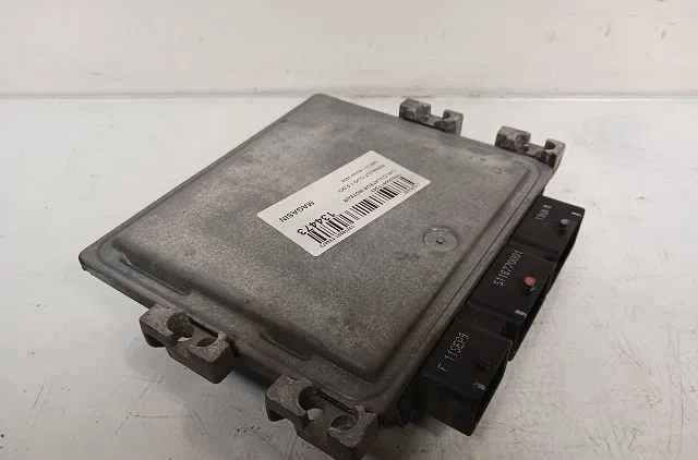 Calculateur moteur Renault CLIO III (BR0-1, CR0-1) 1.5 dci (br0h, cr0h, cr1s, br1s) (2005-2014) 3 portes occasion — photo 2