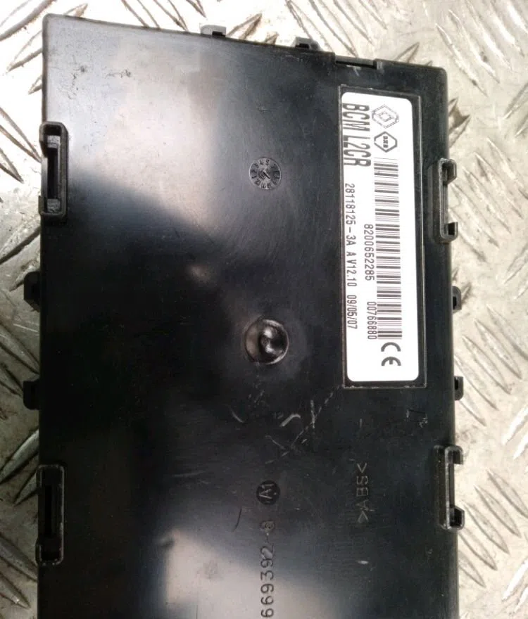 Calculateur moteur Renault CLIO III (BR0-1, CR0-1) 1.5 dci (br17, cr17) (2005-2012) 5 portes occasion — photo 2