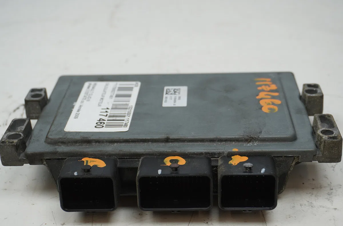 Calculateur moteur Renault CLIO III Grandtour (KR0-1_) 1.2 16v (kr0p) (2007-2012) occasion — photo 2