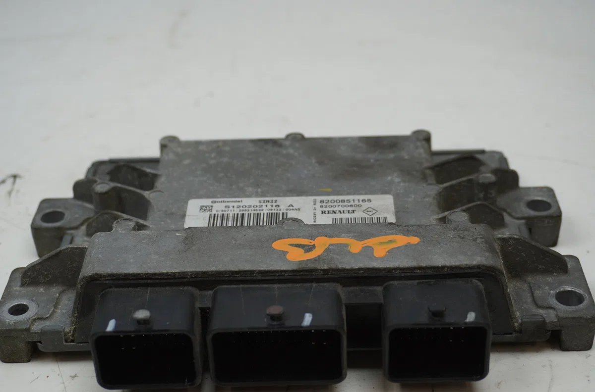 Calculateur moteur Renault CLIO III Grandtour (KR0-1_) 1.2 16v (kr0p) (2007-2012) occasion — photo 3