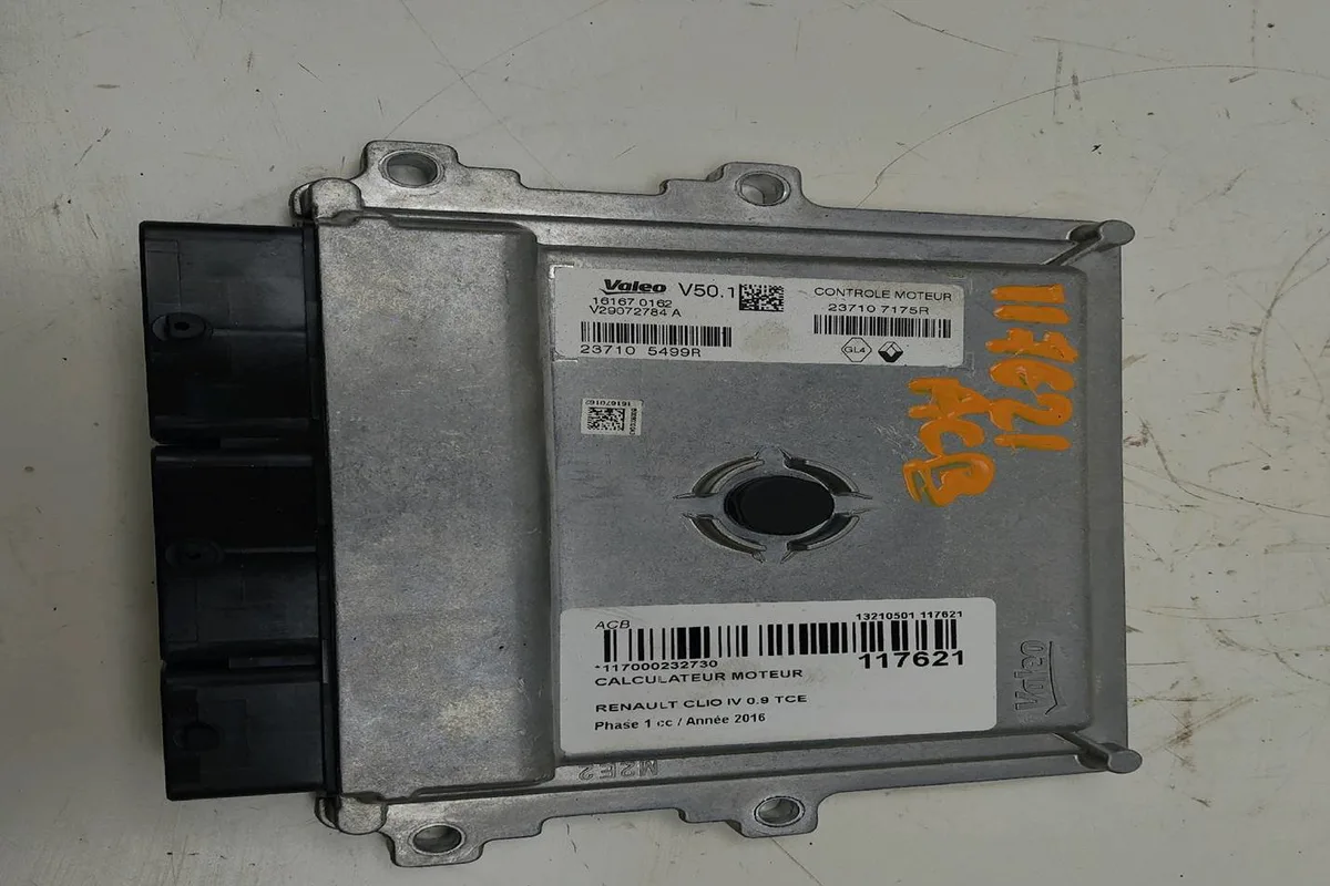 Calculateur moteur Renault CLIO IV (BH_) 0.9 tce 90 (2012) 5 portes occasion