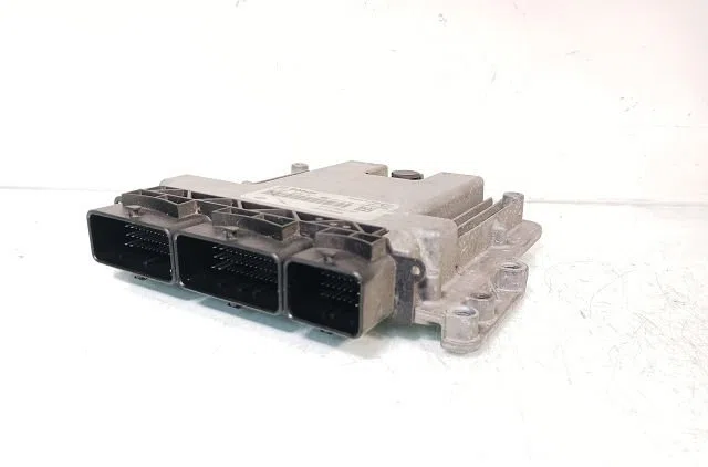 Calculateur moteur Renault CLIO IV (BH_) 1.5 dci 90 (2012) 5 portes occasion — photo 2