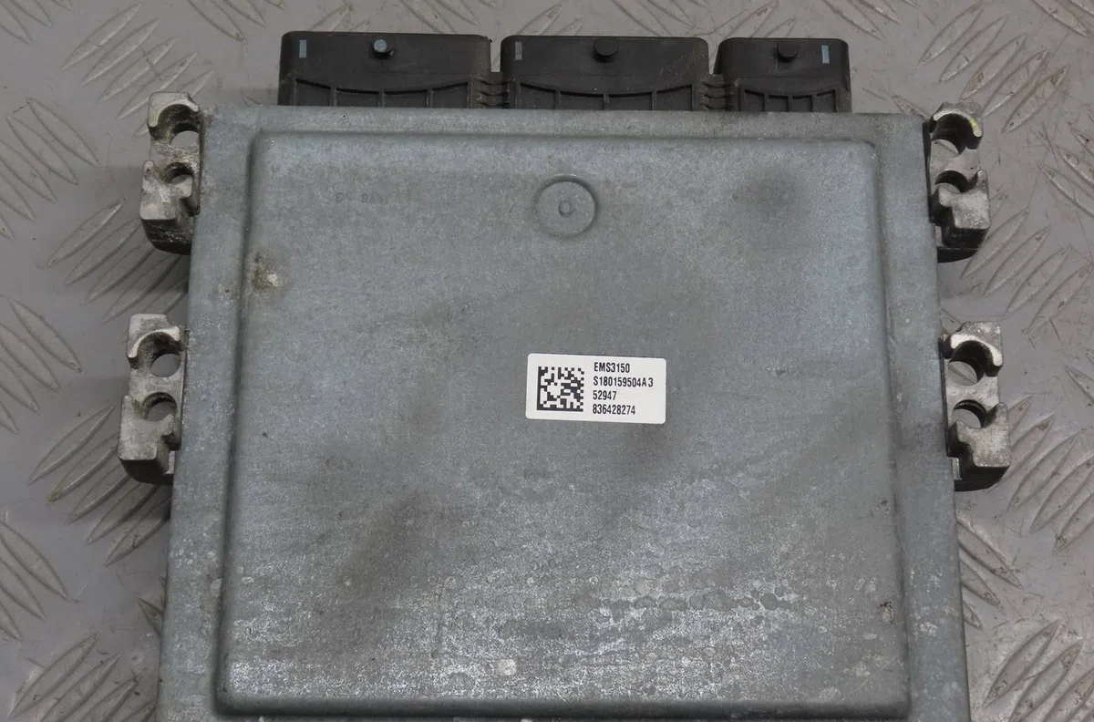 Calculateur moteur Renault CLIO IV (BH_) 1.6 rs (bhj4, bhj6, bhmm) (2013) occasion — photo 2