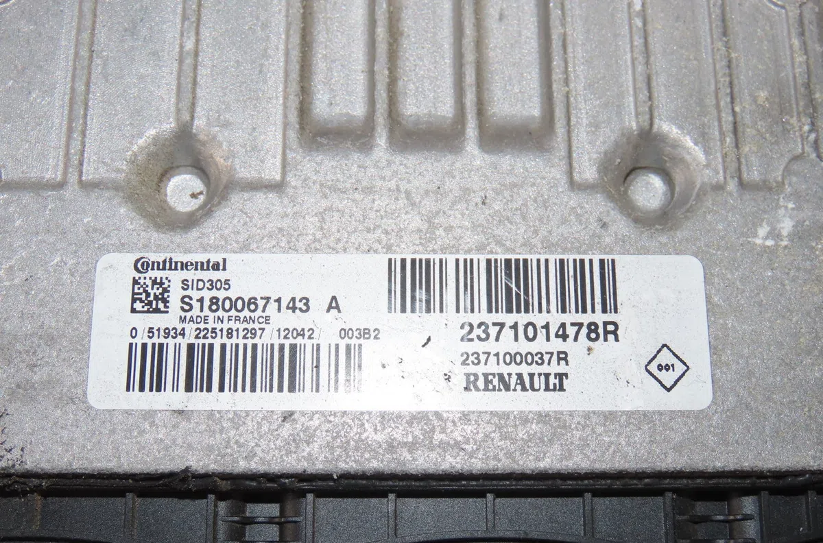 Calculateur moteur Renault FLUENCE (L3_) 1.5 dci (l30d, l30l, l306, l33f, l33l, l33m, l33v, l33w) (2010) occasion — photo 2