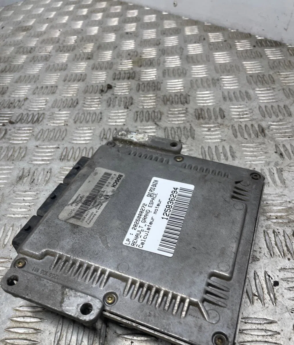 Calculateur moteur RENAULT GRAND ESPACE 3 occasion
