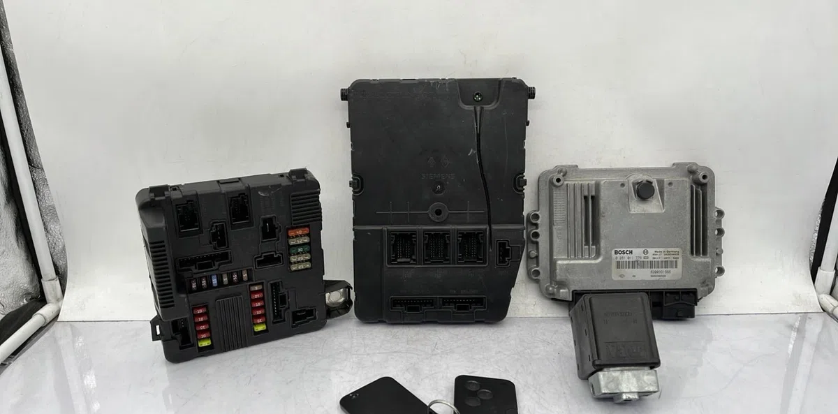 Calculateur moteur RENAULT GRAND SCENIC 2 PHASE 1 occasion