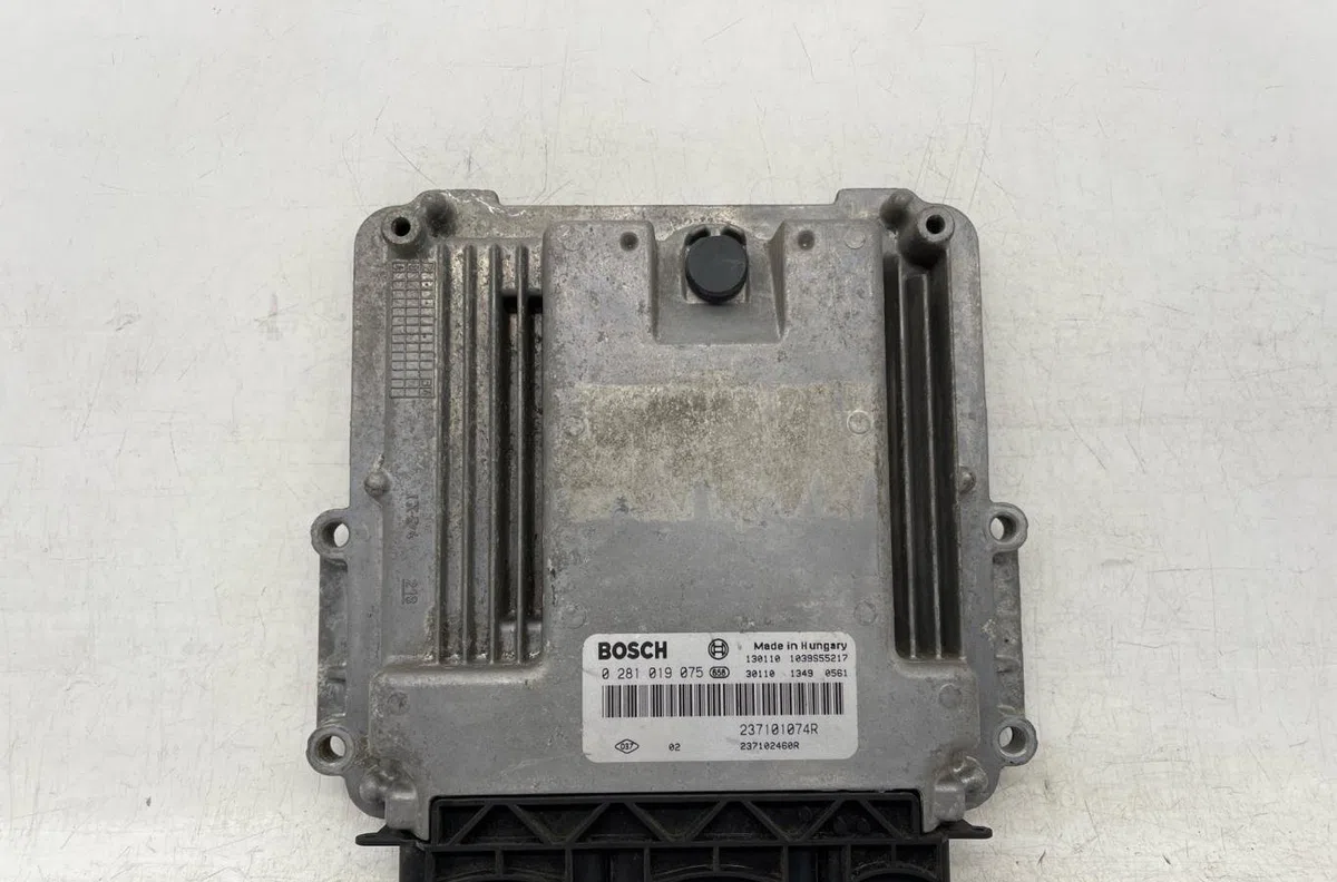 Calculateur moteur RENAULT GRAND SCENIC 3 PHASE 2 occasion — photo 3