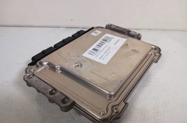 Calculateur moteur Renault GRAND SCÉNIC III (JZ0-1_) 1.9 dci (2009) occasion — photo 2