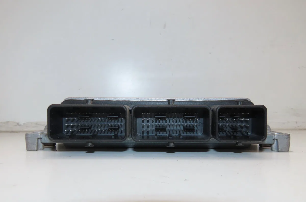 Calculateur moteur Renault KANGOO - GRAND KANGOO II (KW0-1_) 1.5 dci 110 (kw06, kw12) (2013) occasion — photo 2