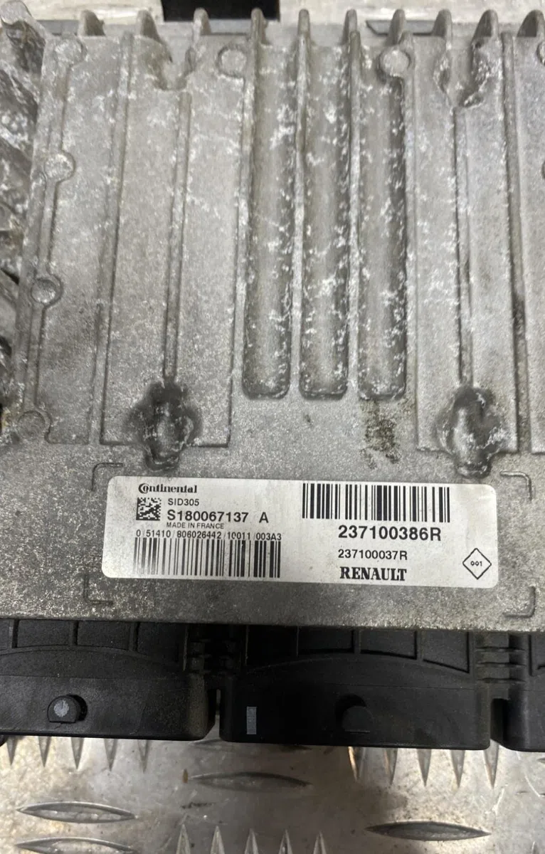 Calculateur moteur RENAULT LAGUNA 3 PHASE 1 occasion — photo 4