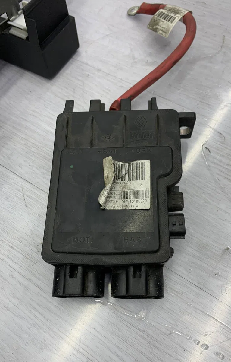 Calculateur moteur RENAULT LAGUNA 3 PHASE 1 occasion