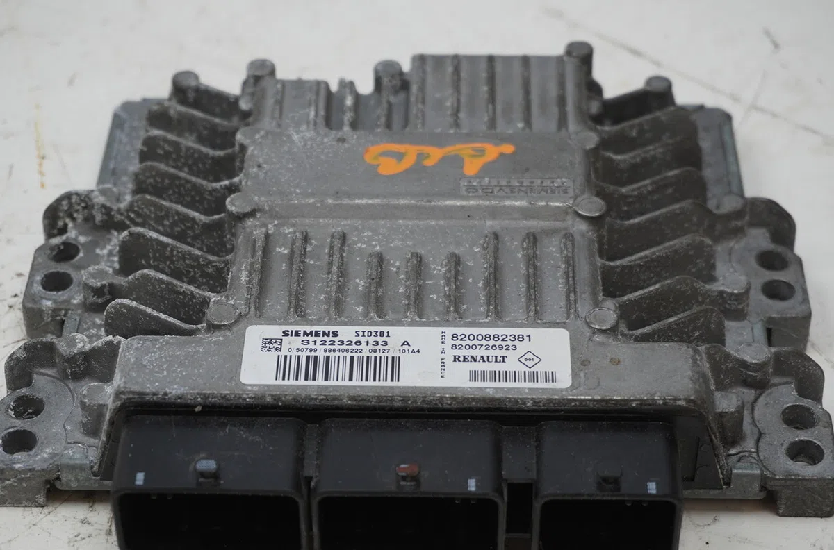 Calculateur moteur Renault LAGUNA III (BT0-1) 1.5 dci (bt00, bt0a, bt0t, bt1j) (2007-2015) 5 portes occasion