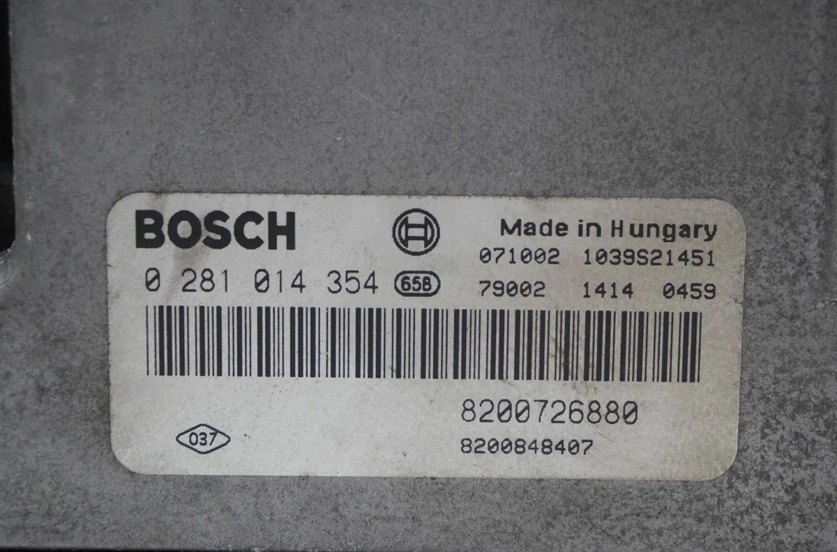 Calculateur moteur Renault LAGUNA III (BT0-1) 2.0 dci (bt01, bt08, bt09, bt0e, bt0k, bt12, bt1c, bt1d,... (2007-2015) 5 portes occasion — photo 3