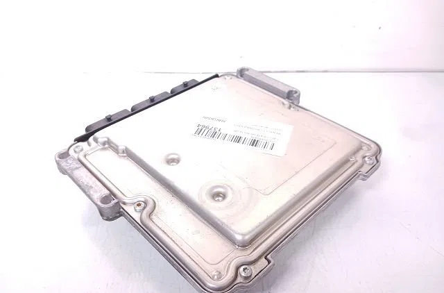 Calculateur moteur Renault LAGUNA III (BT0-1) 2.0 dci (bt01, bt08, bt09, bt0e, bt0k, bt12, bt1c, bt1d,... (2007-2015) 5 portes occasion — photo 2