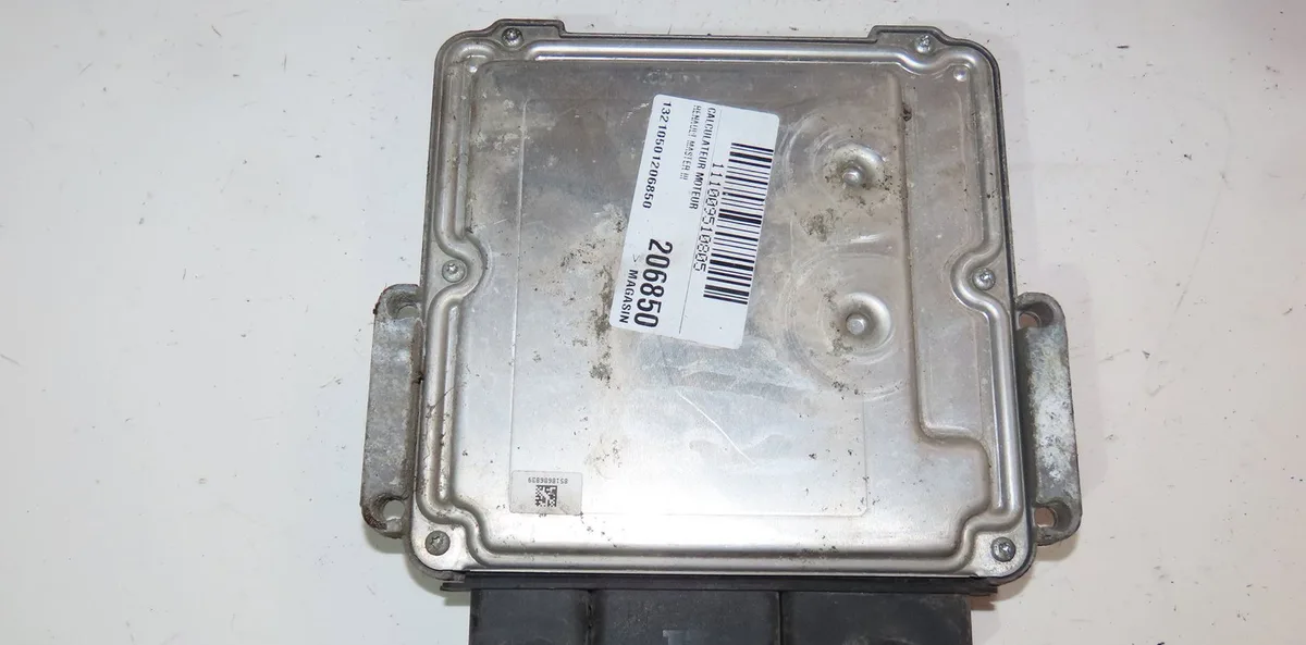 Calculateur moteur Renault MASTER III Camionnette (FV) 2.3 dci 100 fwd (fv0a, fv0b, fv0g, fv0k, fv0h) (2010) occasion