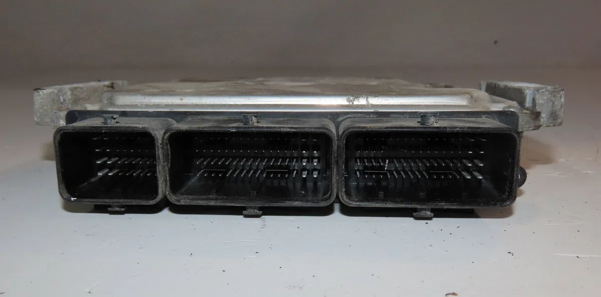 Calculateur moteur Renault MASTER III Camionnette (FV) 2.3 dci 100 fwd (fv0a, fv0b, fv0g, fv0k, fv0h) (2010) occasion — photo 2