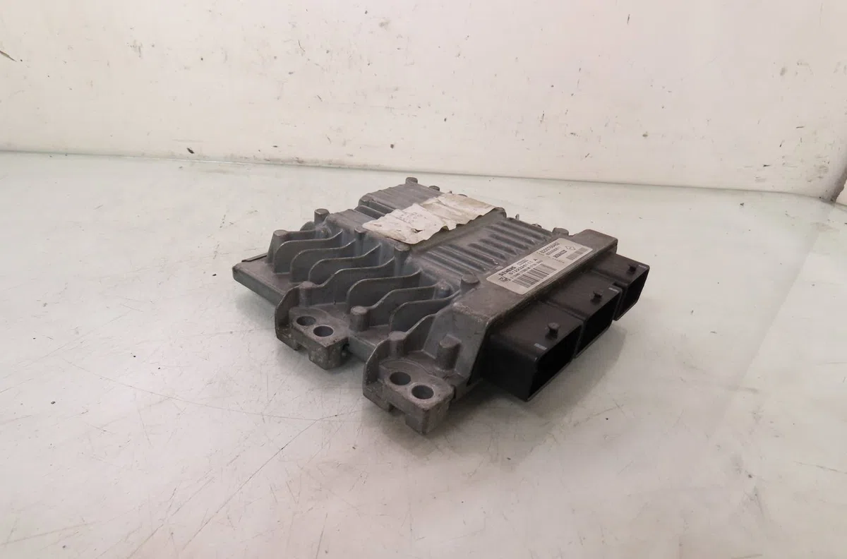 Calculateur moteur RENAULT MEGANE 2007 occasion — photo 2