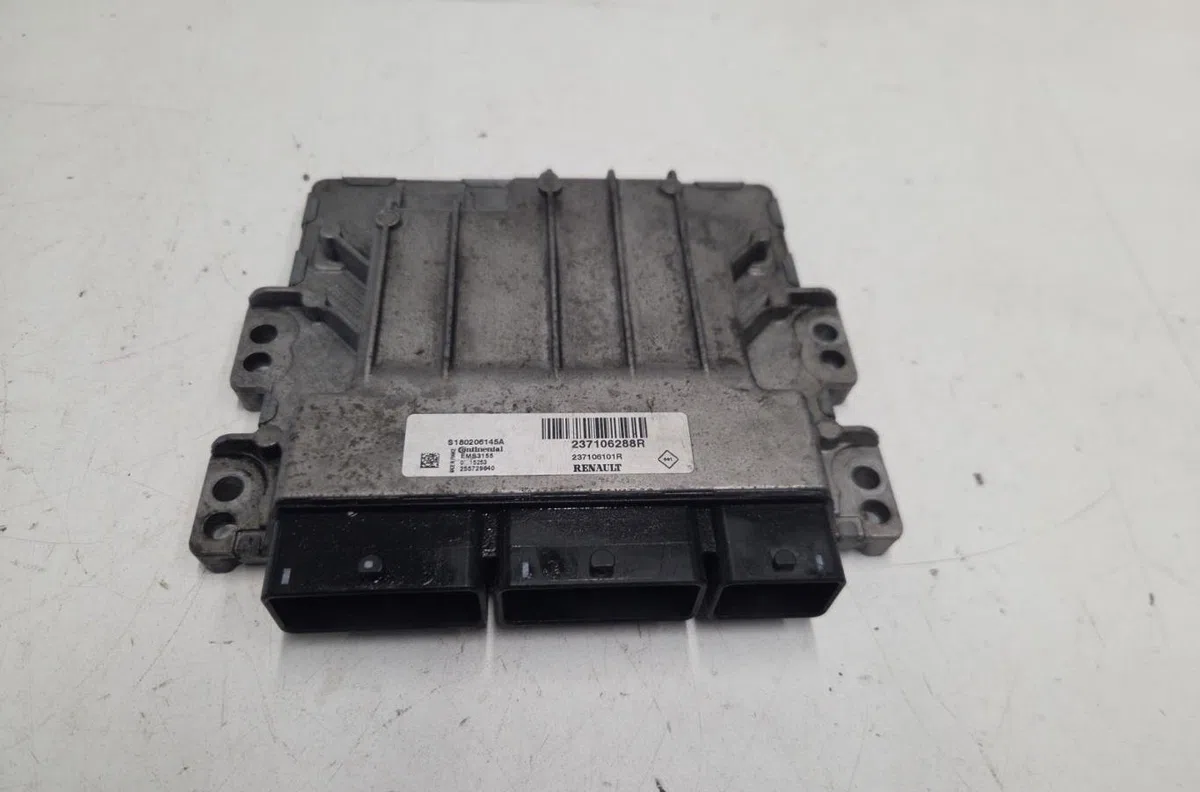 Calculateur moteur RENAULT MEGANE 3 PHASE 3 occasion — photo 2