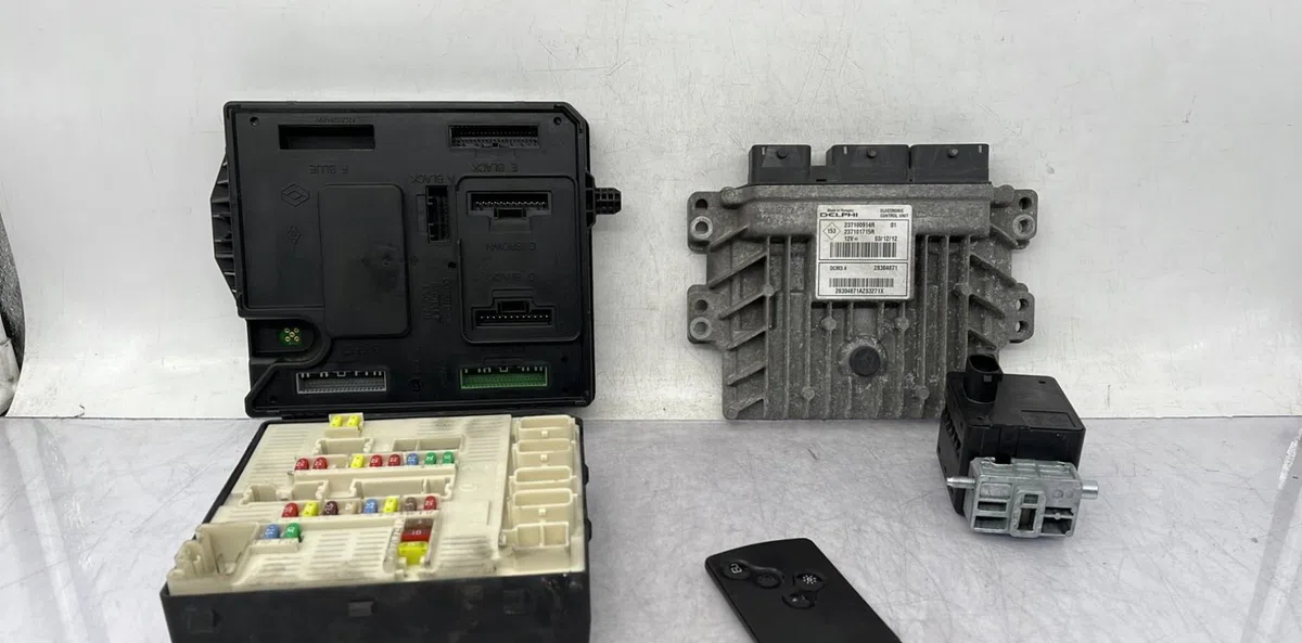 Calculateur moteur RENAULT MEGANE 3 SOCIETE PHASE 2 occasion — photo 2