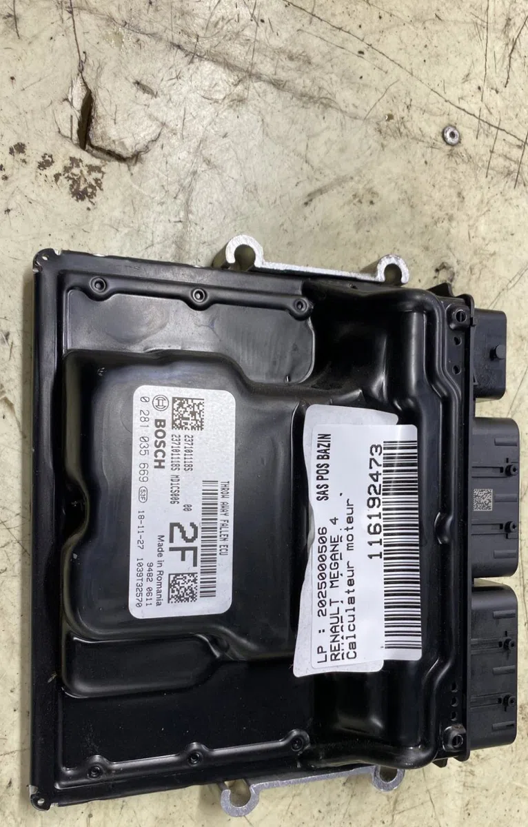 Calculateur moteur RENAULT MEGANE 4 PHASE 1 occasion — photo 2