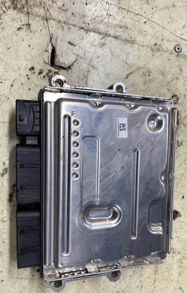 Calculateur moteur RENAULT MEGANE 4 PHASE 1 occasion — photo 3