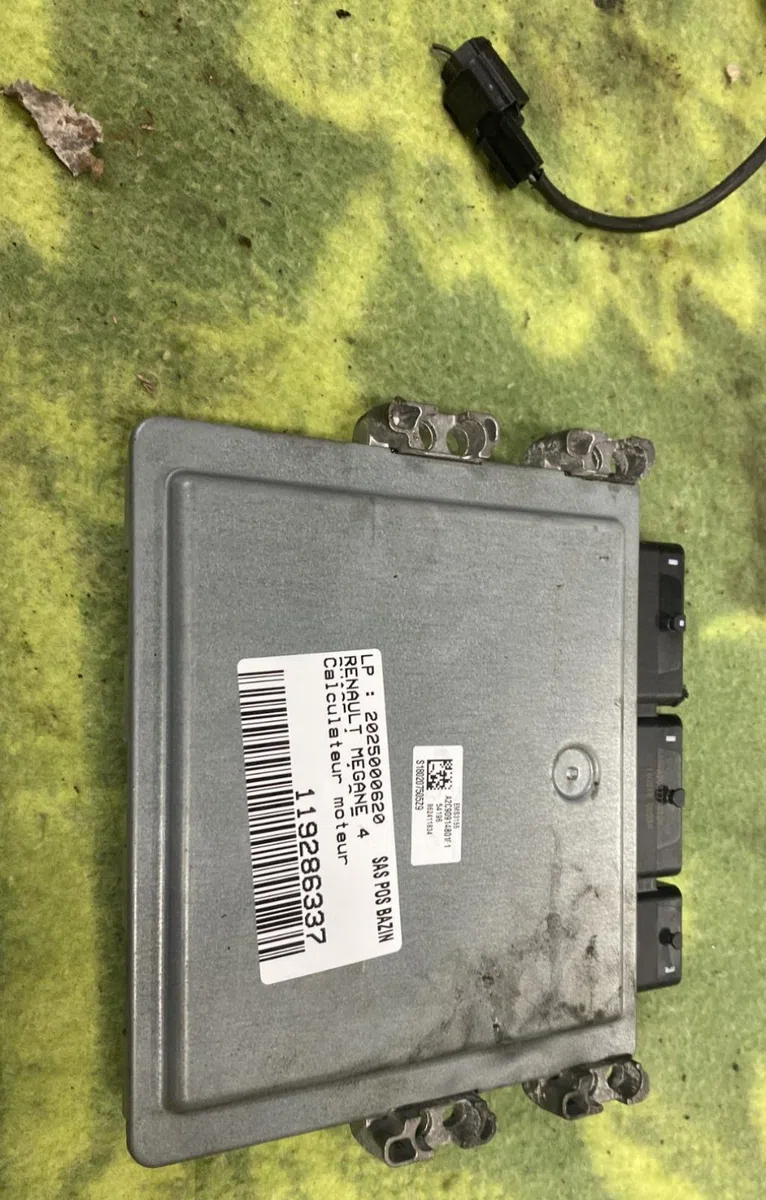 Calculateur moteur RENAULT MEGANE 4 PHASE 1 occasion — photo 2