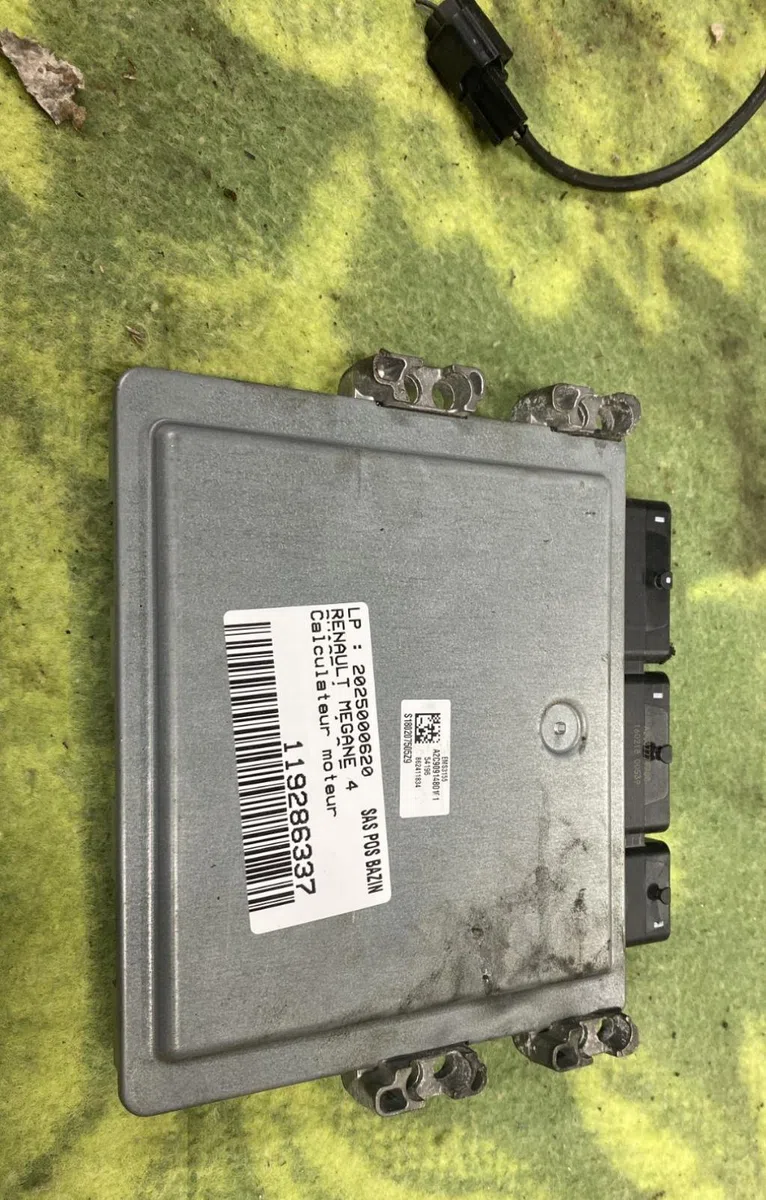 Calculateur moteur RENAULT MEGANE 4 PHASE 1 occasion — photo 3
