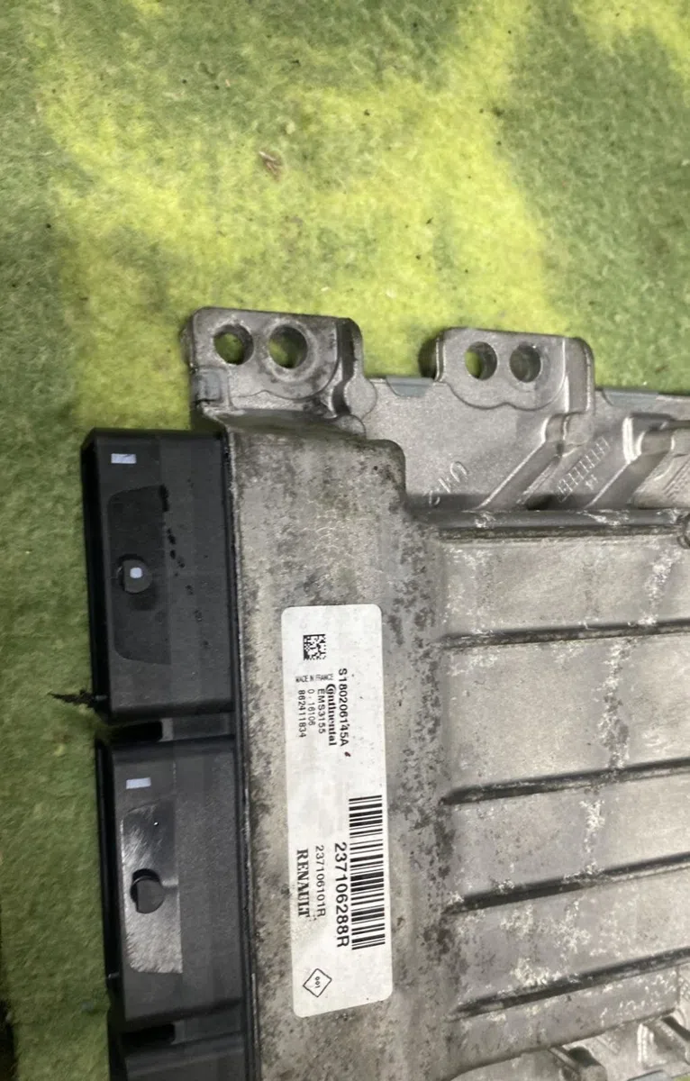 Calculateur moteur RENAULT MEGANE 4 PHASE 1 occasion — photo 4