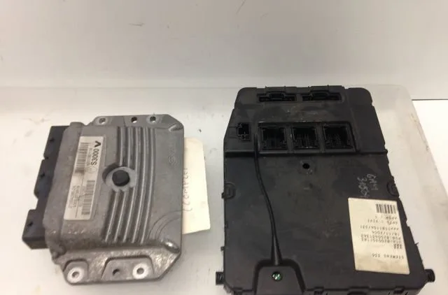 Calculateur moteur RENAULT MEGANE II 2004 occasion