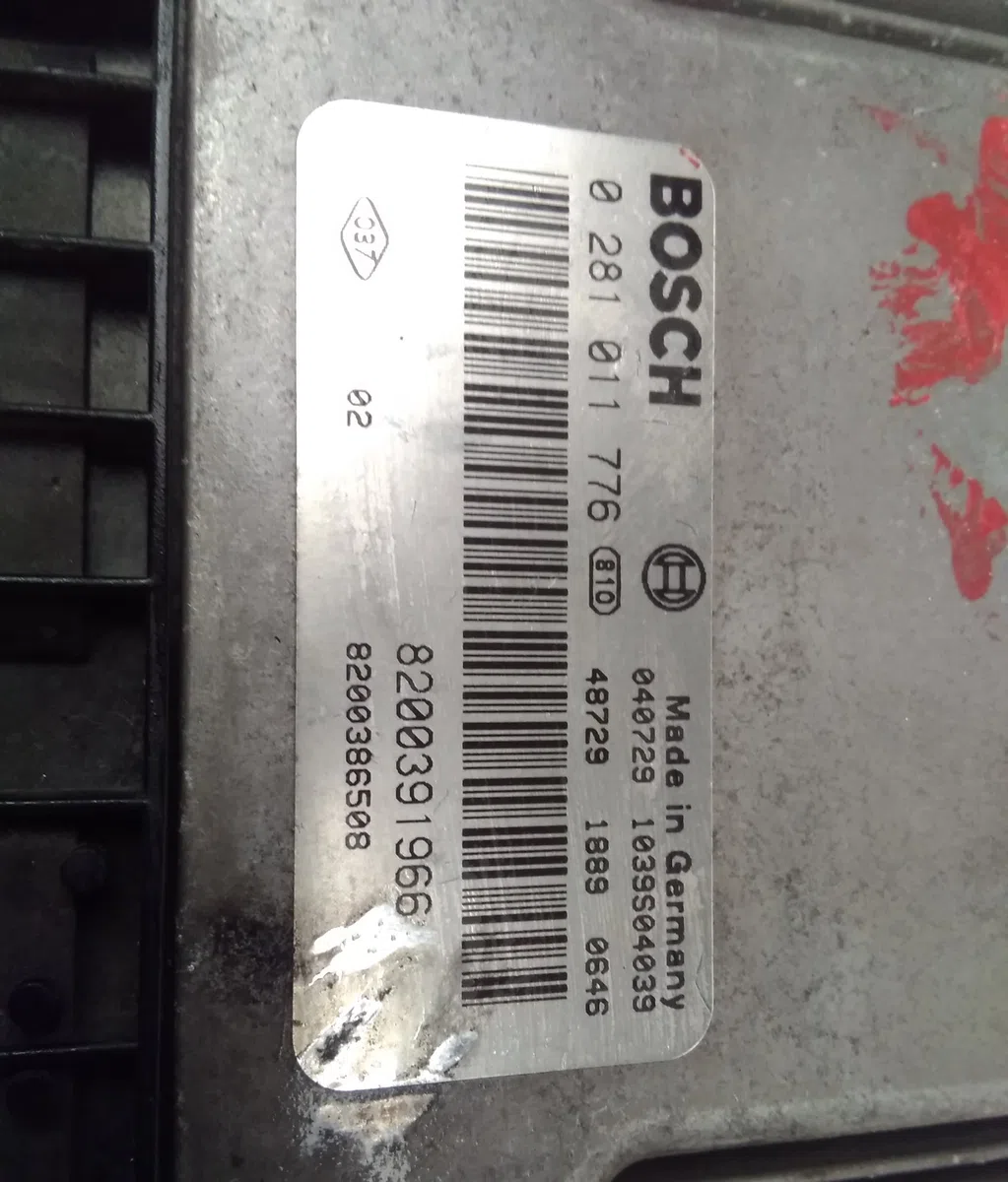 Calculateur moteur RENAULT MEGANE II 2004 occasion — photo 2