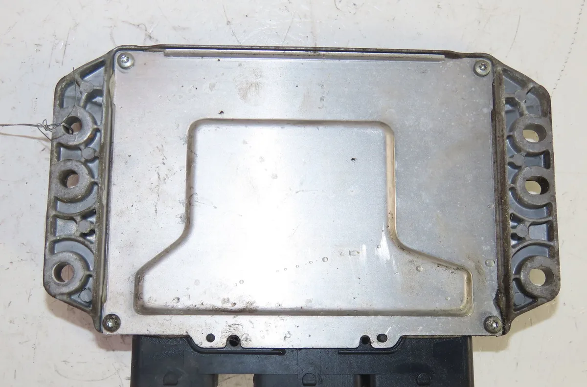 Calculateur moteur Renault MEGANE II (BM0-1_, CM0-1_) 1.6 16v (bm0c, cm0c) (2002-2008) occasion